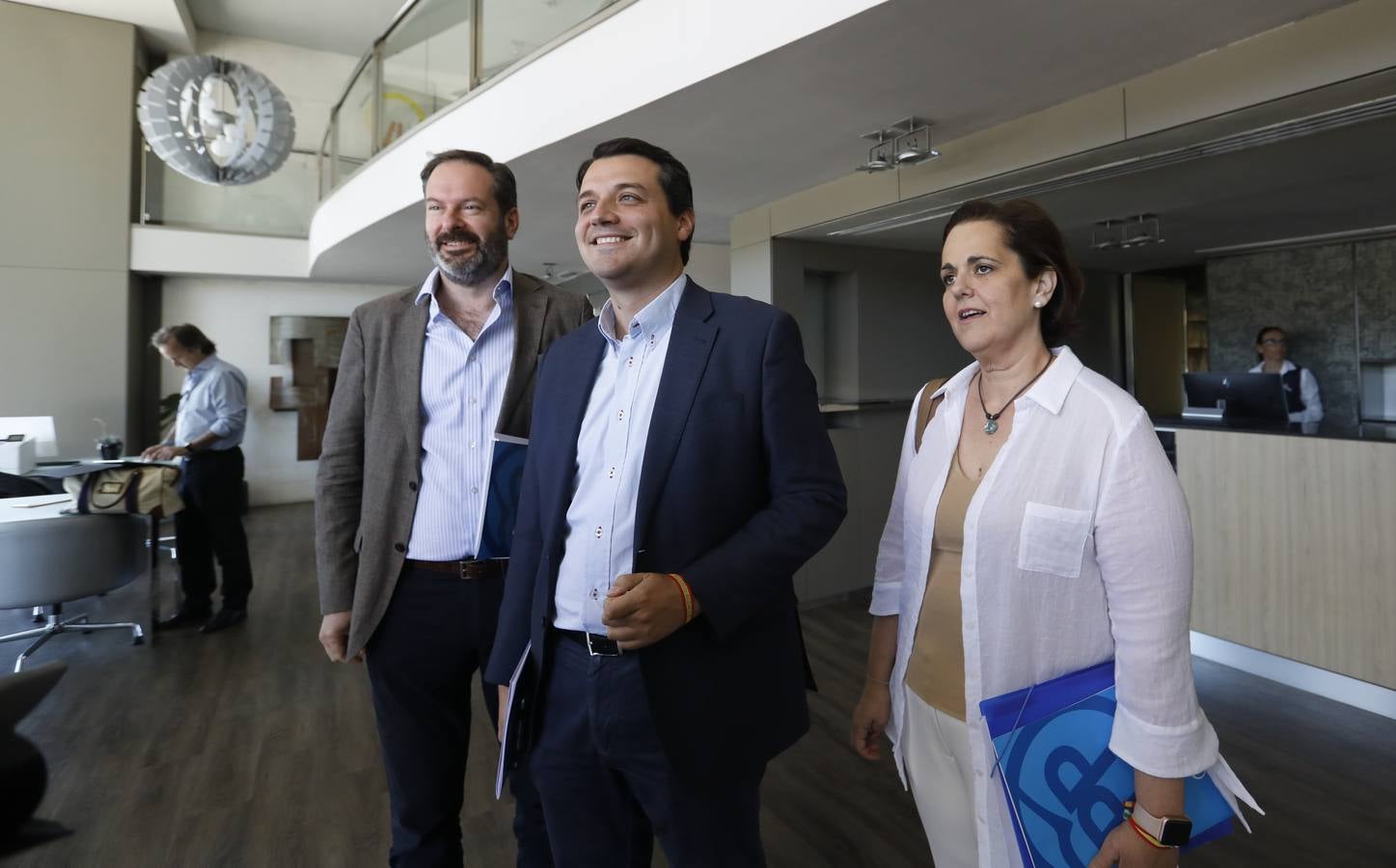 La reunión del pacto PP-Cs para gobernar Córdoba, en imágenes