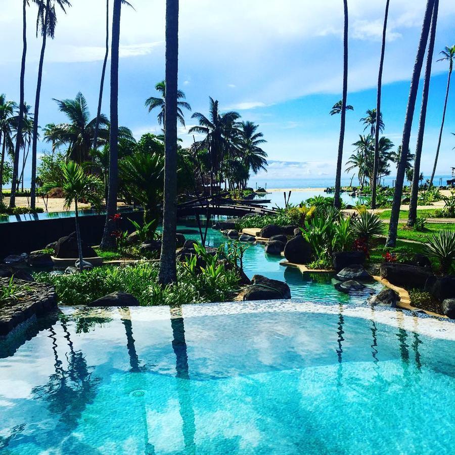 Laucala Island Resort: 30.000. Las piscinas del hotel merecen una mención a parte: además de ser el eje central de su ariquitectura y el factor que garantiza la privacidad de las villas, están consideradas las piscinas más impactantes del mundo