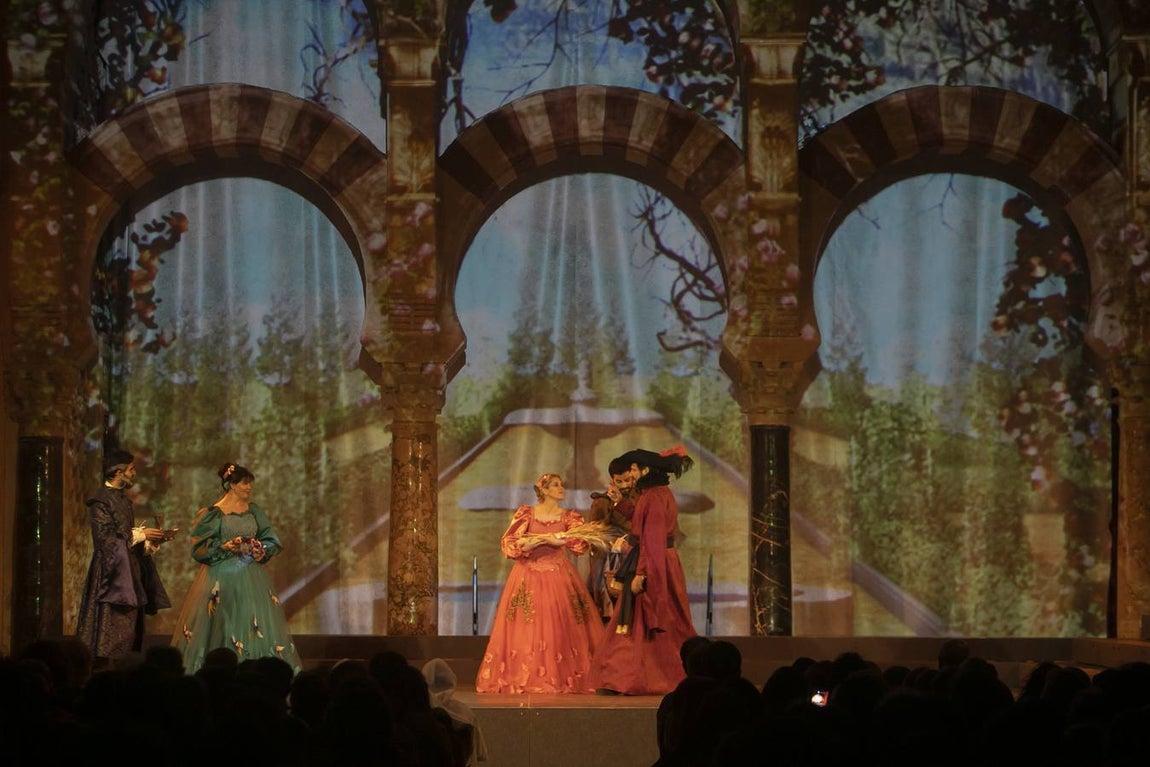 En imágenes, el auto sacramental vuelve a la Mezquita-Catedral