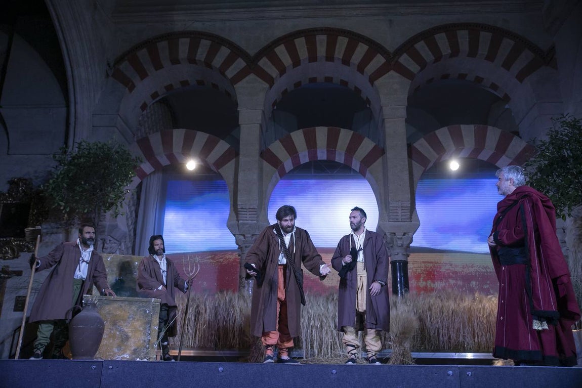 En imágenes, el auto sacramental vuelve a la Mezquita-Catedral