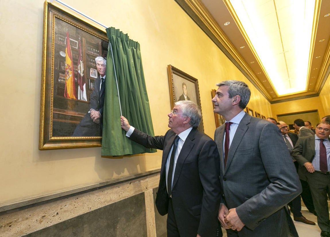 Tofiño descubre el cuadro realizado por David Gómez. 