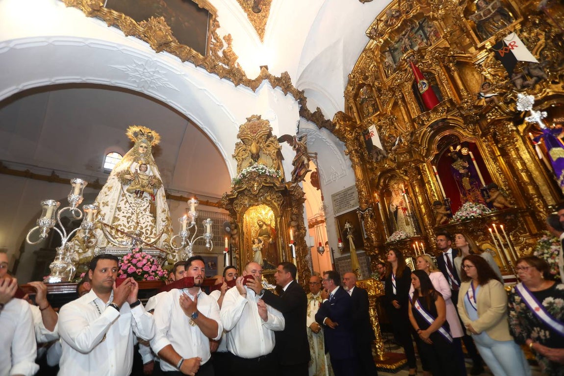 Fotos: La Patrona de Cádiz visita al Nazareno en su templo