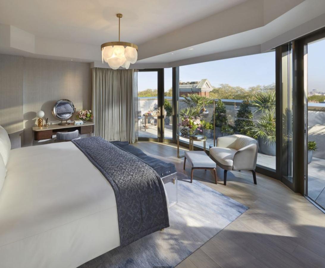 Mandarin Oriental: 1.560€. La diseñadora Joyce Wang fue la encargada de reformar el hotel y rediseñó todas las habitaciones, suites y zonas comunes. Su inspiración fue la belleza de Hyde Park