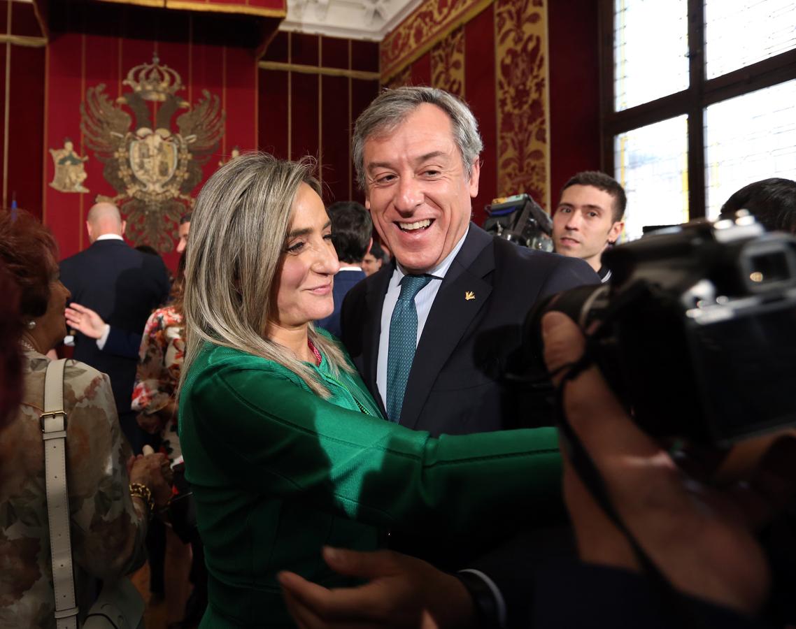 La toma de posesión de Milagros Tolón, en imágenes