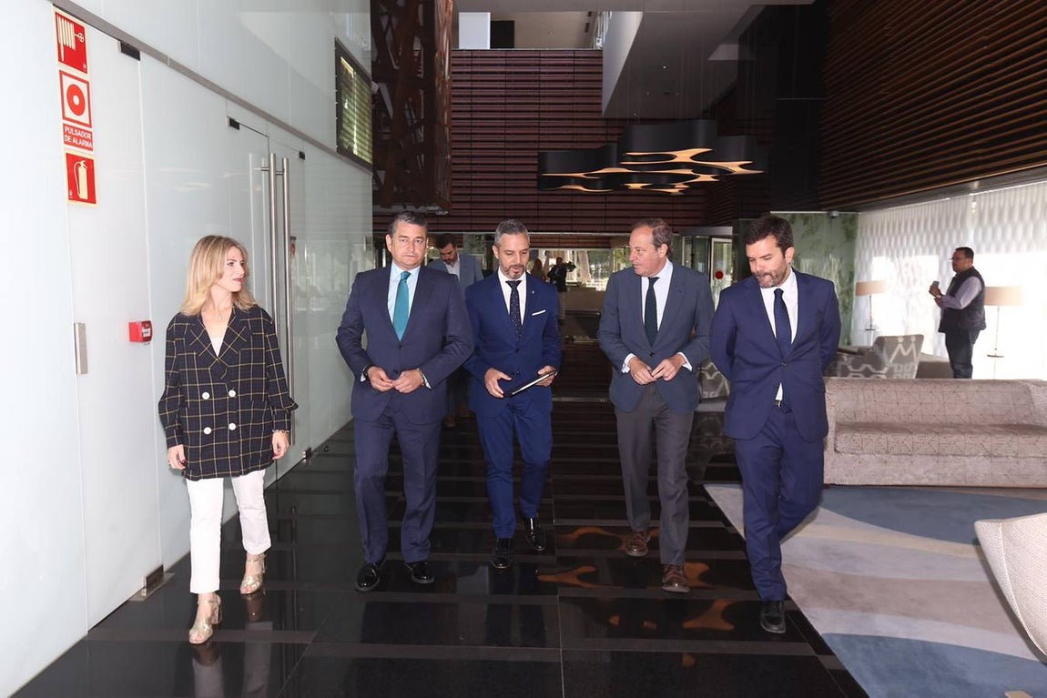 Ambiente en &#039;La Mirada económica&#039; de La Voz de Cádiz y ABC