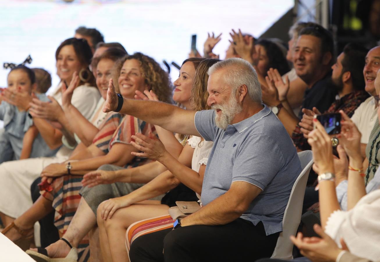 El desfile de Álvaro Moreno con chicos Down de la «Shopping Night» de Córdoba, en imágenes