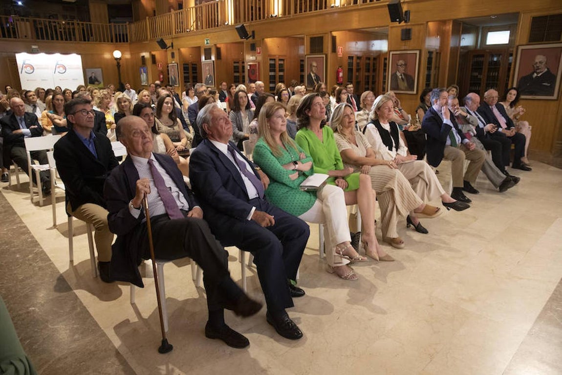 Juan Carlos Guerra, Luis Alberto Salazar-Simpson, Aurora de Rato (premiada por la labor de la Fundación Padre Arrupe que preside), Alejandra Kindelán, Trinidad Jiménez y Catalina Luca de Tena. 