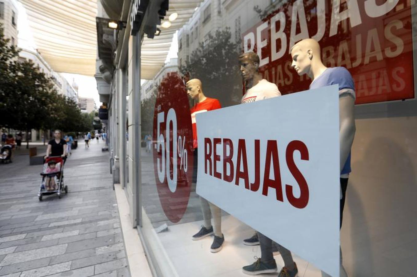 Los descuentos se adelantan en Córdoba a las rebajas de verano