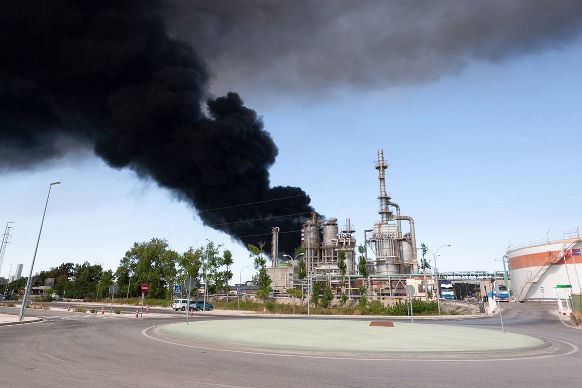 Fotos: Alarma en Cádiz por el incendio en la planta química de Indorama en San Roque