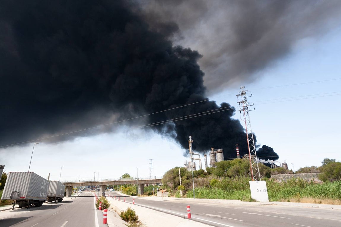 Fotos: Alarma en Cádiz por el incendio en la planta química de Indorama en San Roque