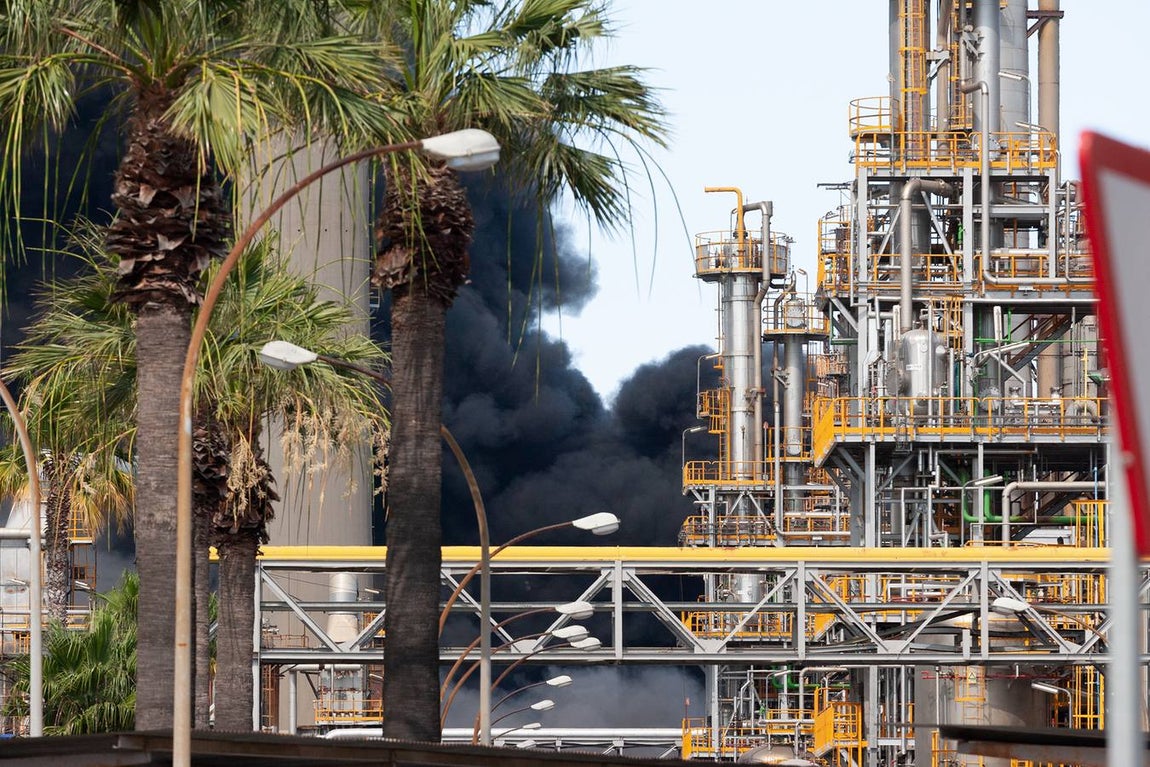 Fotos: Alarma en Cádiz por el incendio en la planta química de Indorama en San Roque