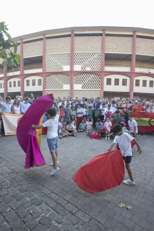 En imágenes, el apoyo a la Escuela Círculo Taurino de Córdoba