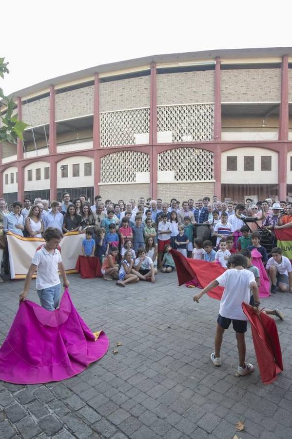 En imágenes, el apoyo a la Escuela Círculo Taurino de Córdoba