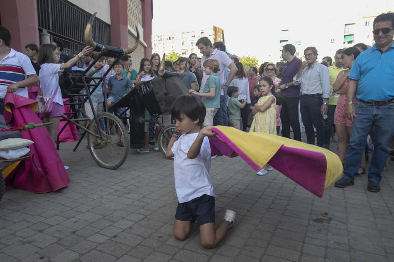 En imágenes, el apoyo a la Escuela Círculo Taurino de Córdoba