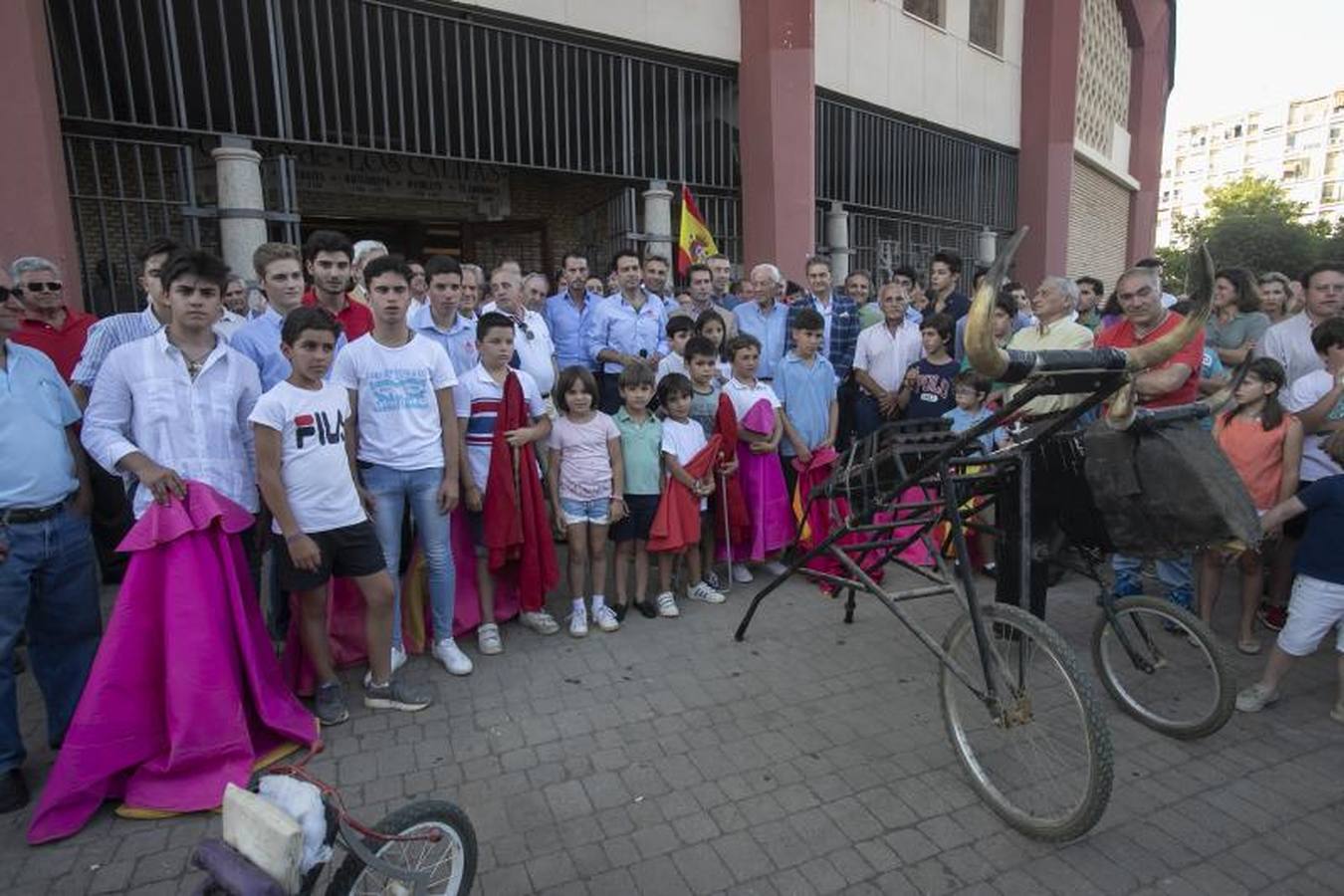 En imágenes, el apoyo a la Escuela Círculo Taurino de Córdoba