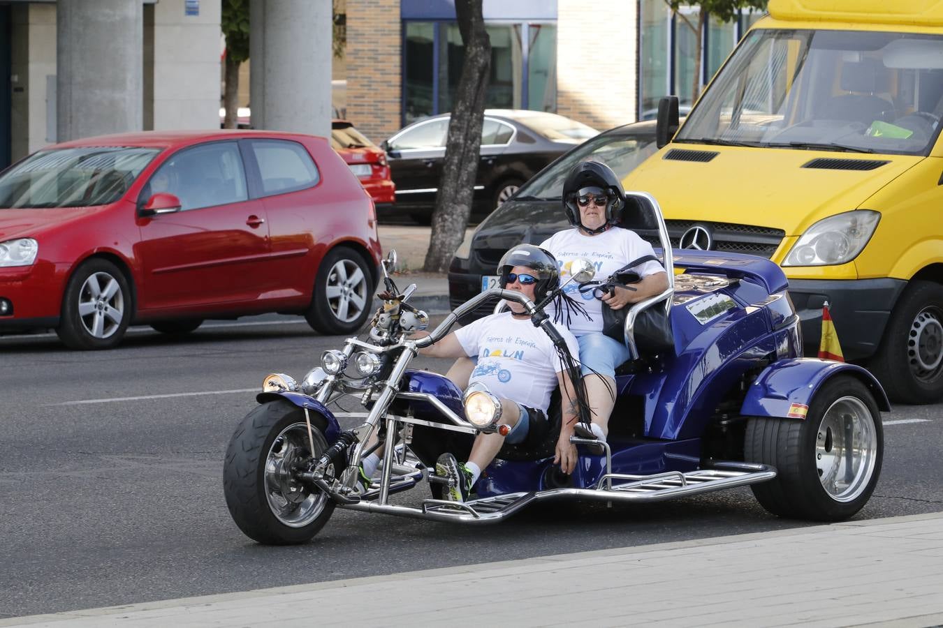 El paseo en moto de jóvenes con síndrome de Down, en imágenes