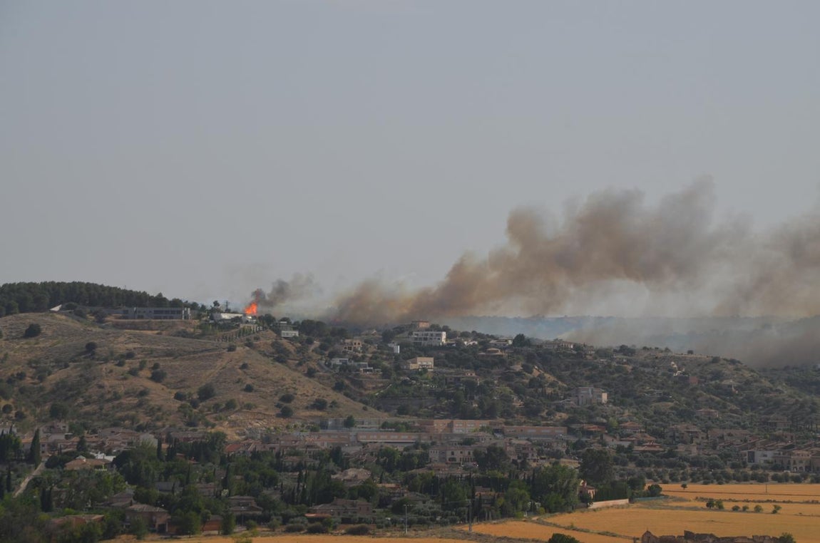 Las imágenes del incendio de la urbanización Montesión de Toledo
