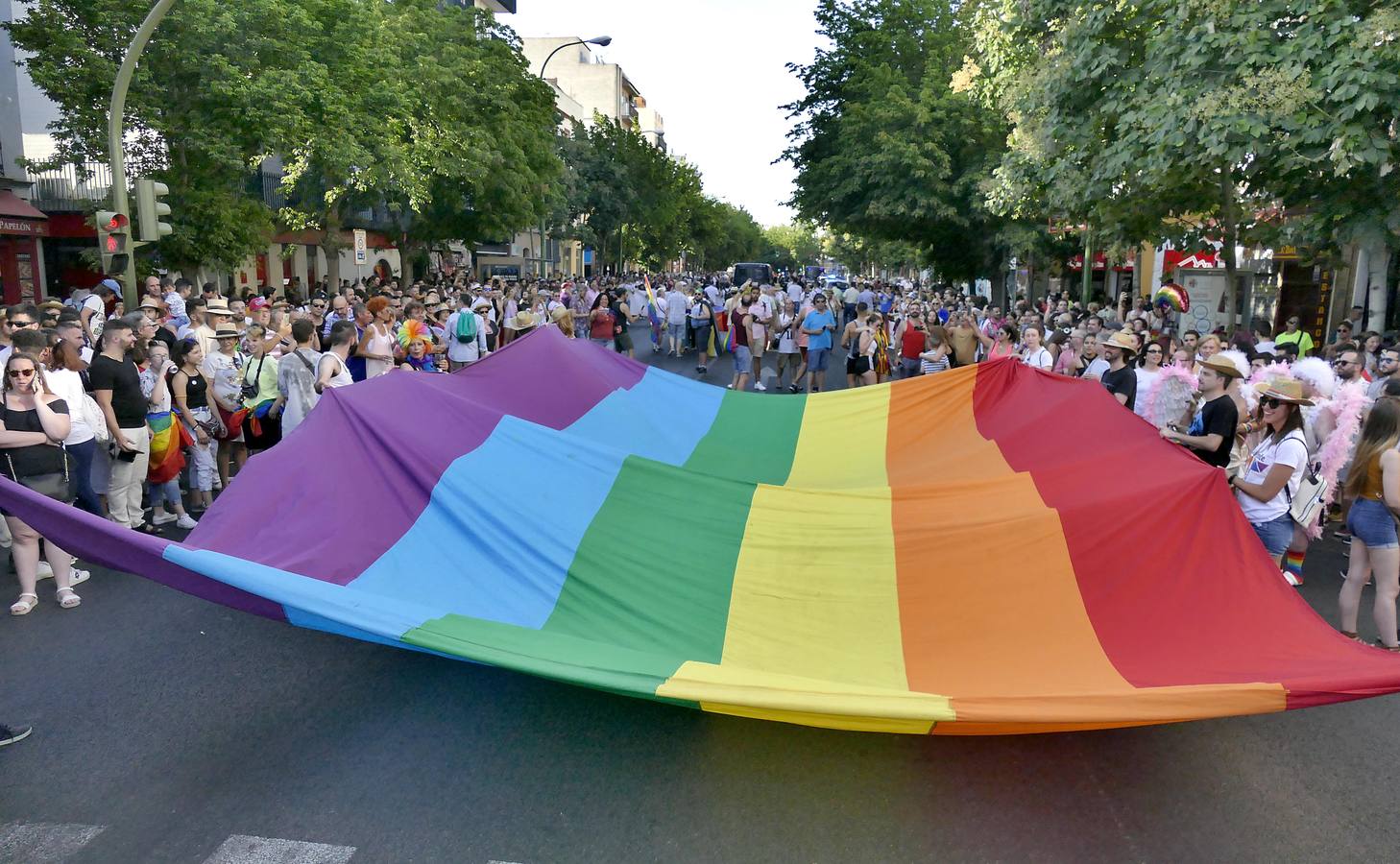 En imágenes, la cabalgata del orgullo LGTBI en Sevilla