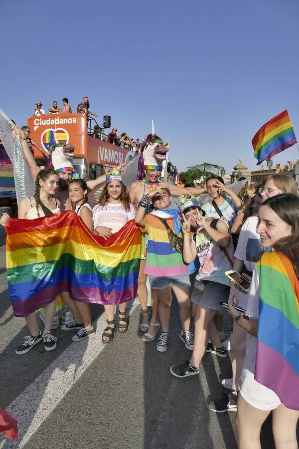 En imágenes, la cabalgata del orgullo LGTBI en Sevilla