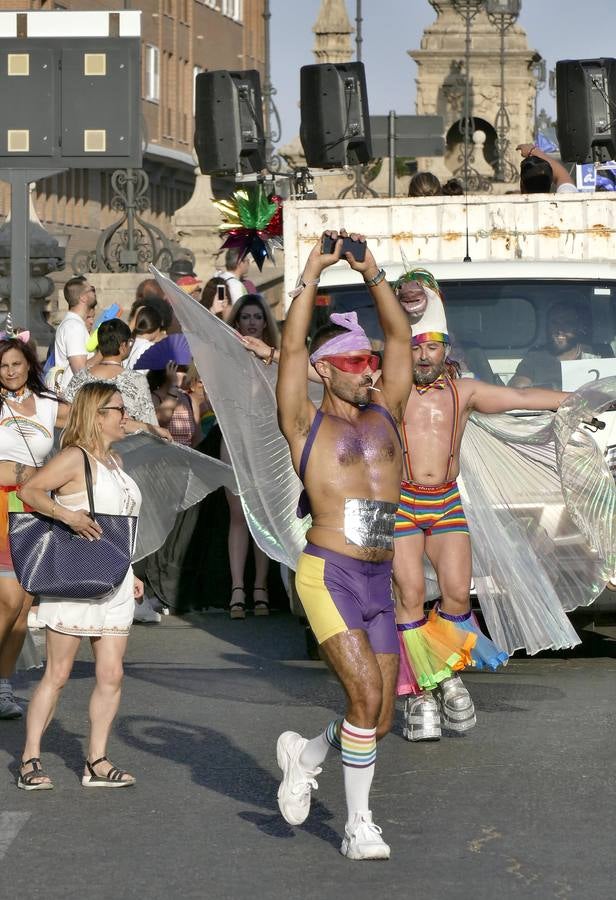 En imágenes, la cabalgata del orgullo LGTBI en Sevilla