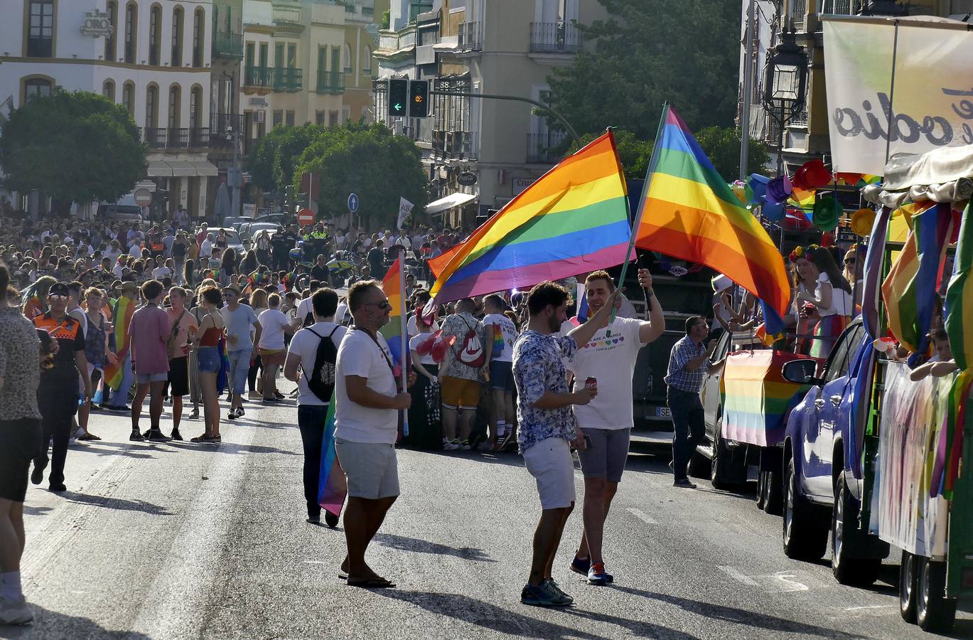 En imágenes, la cabalgata del orgullo LGTBI en Sevilla