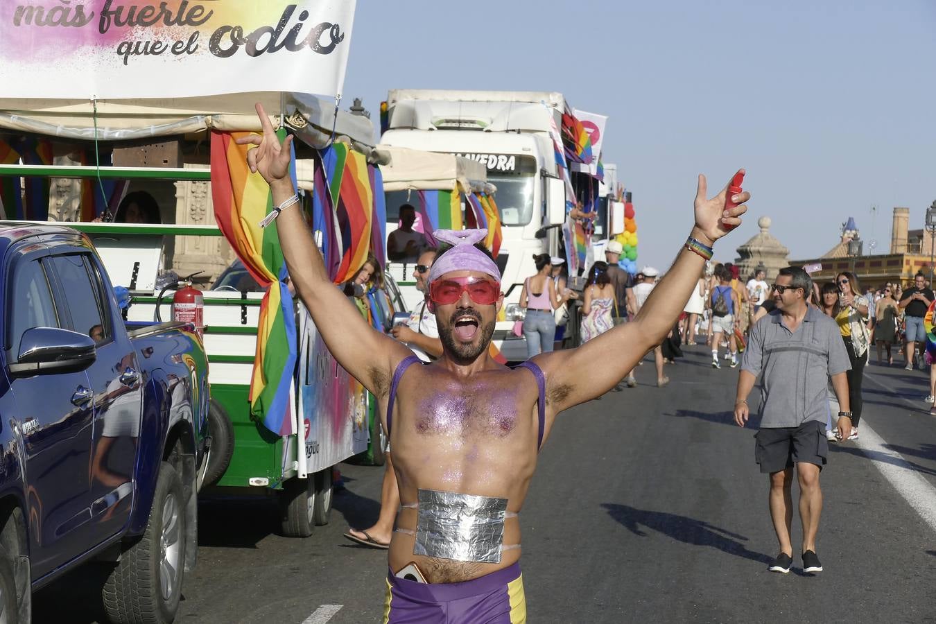 En imágenes, la cabalgata del orgullo LGTBI en Sevilla