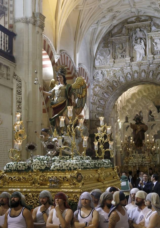 La procesión jubilar del Sagrado Corazón de Jesús en Córdoba, en imágenes