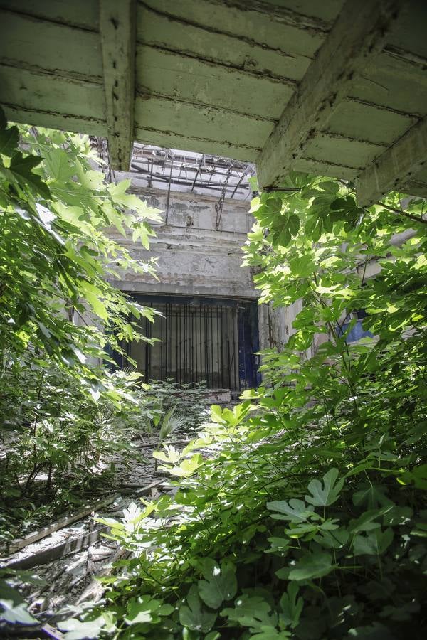 En el interior del antiguo cine de la calle Trajano (y II)