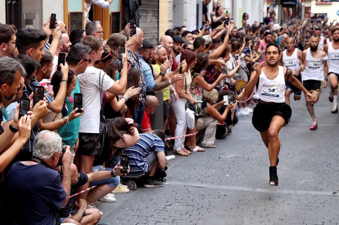 La carrera de tacones en el Orgullo Gay de Madrid, en imágenes