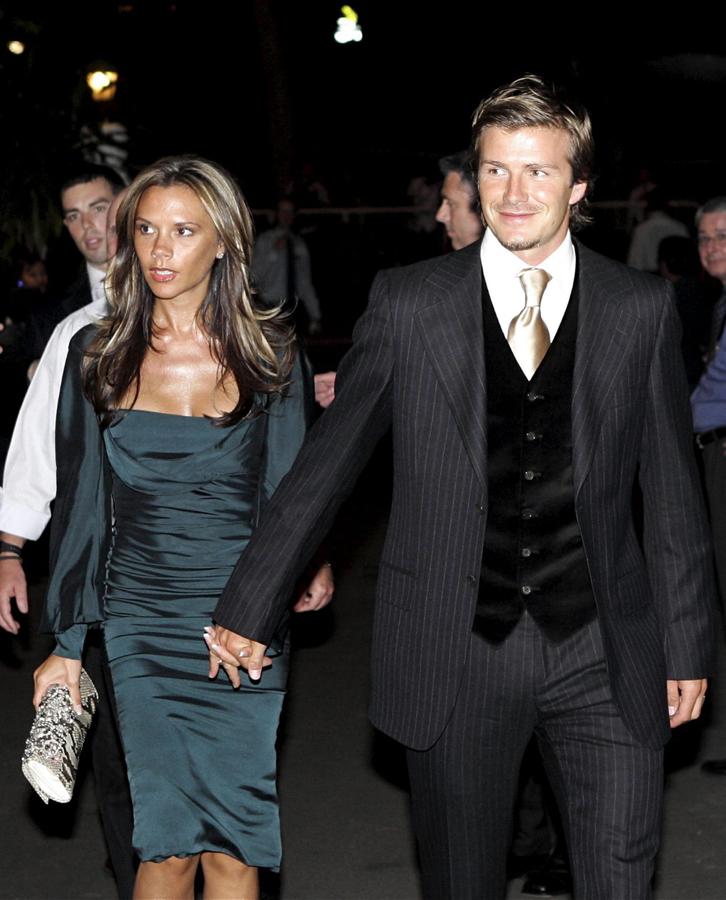 David y Victoria Beckam. En 2005, el matrimonió acuidó a la residencia del Alto Comisionado británico para una recepción con el Primer Ministro británico Tony Blair en Singapur, con motivo del apoyo a la candidatura de los JJOO Londres 2012.