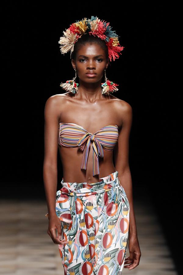 El desfile de Dolores Cortés en la MBFW, en imágenes