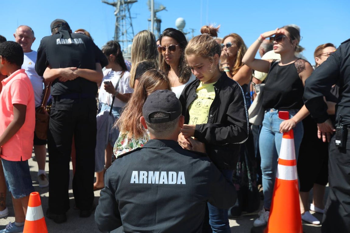 Las fotos de la despedida a la fragata Canarias