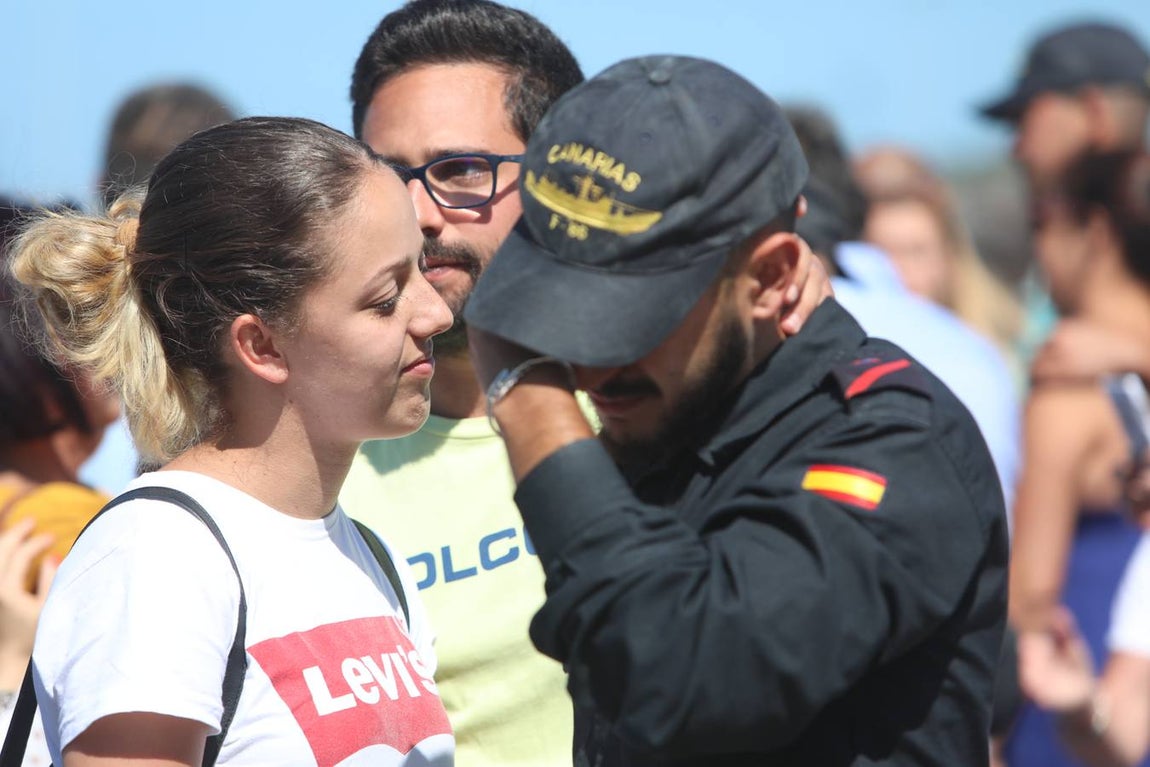 Las fotos de la despedida a la fragata Canarias