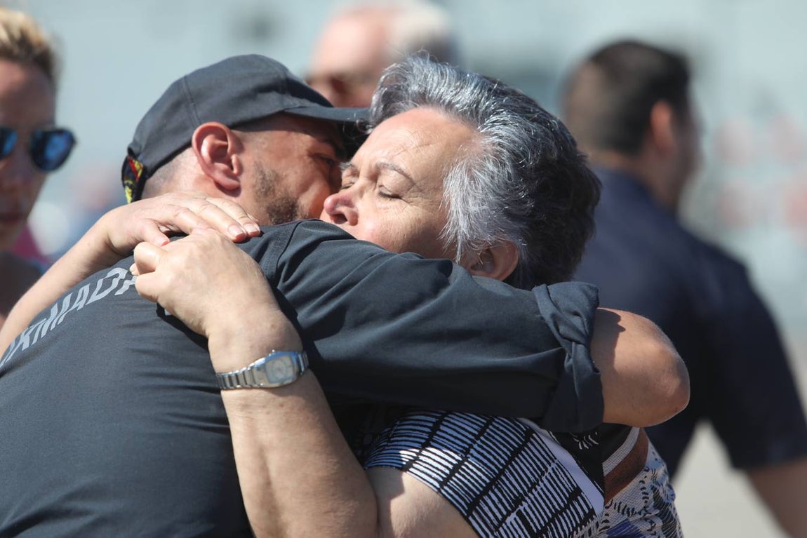 Las fotos de la despedida a la fragata Canarias