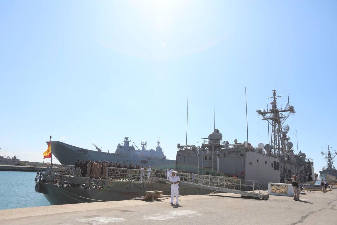 Las fotos de la despedida a la fragata Canarias
