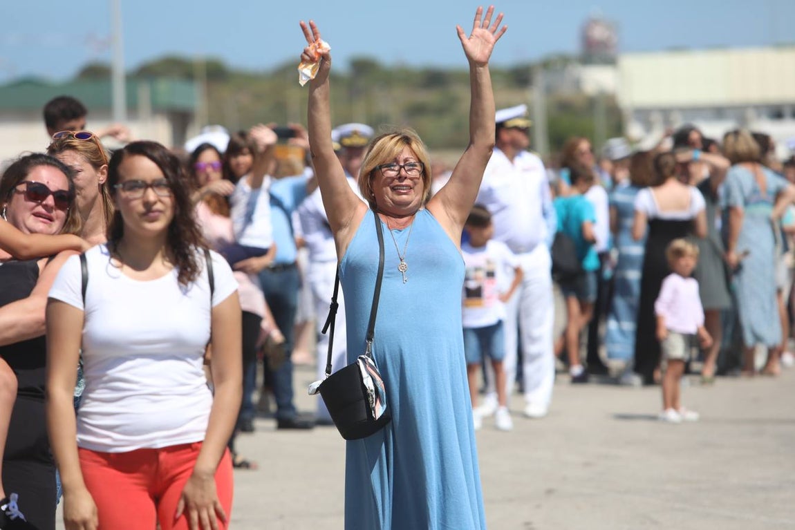 Las fotos de la despedida a la fragata Canarias