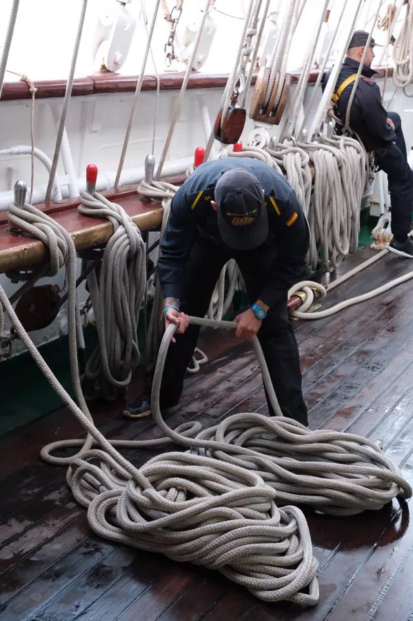 Fotos: Se acerca el fin del crucero de instrucción para la dotación de Elcano