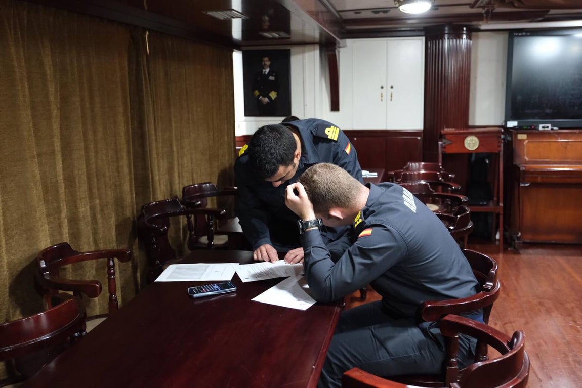 Fotos: Se acerca el fin del crucero de instrucción para la dotación de Elcano
