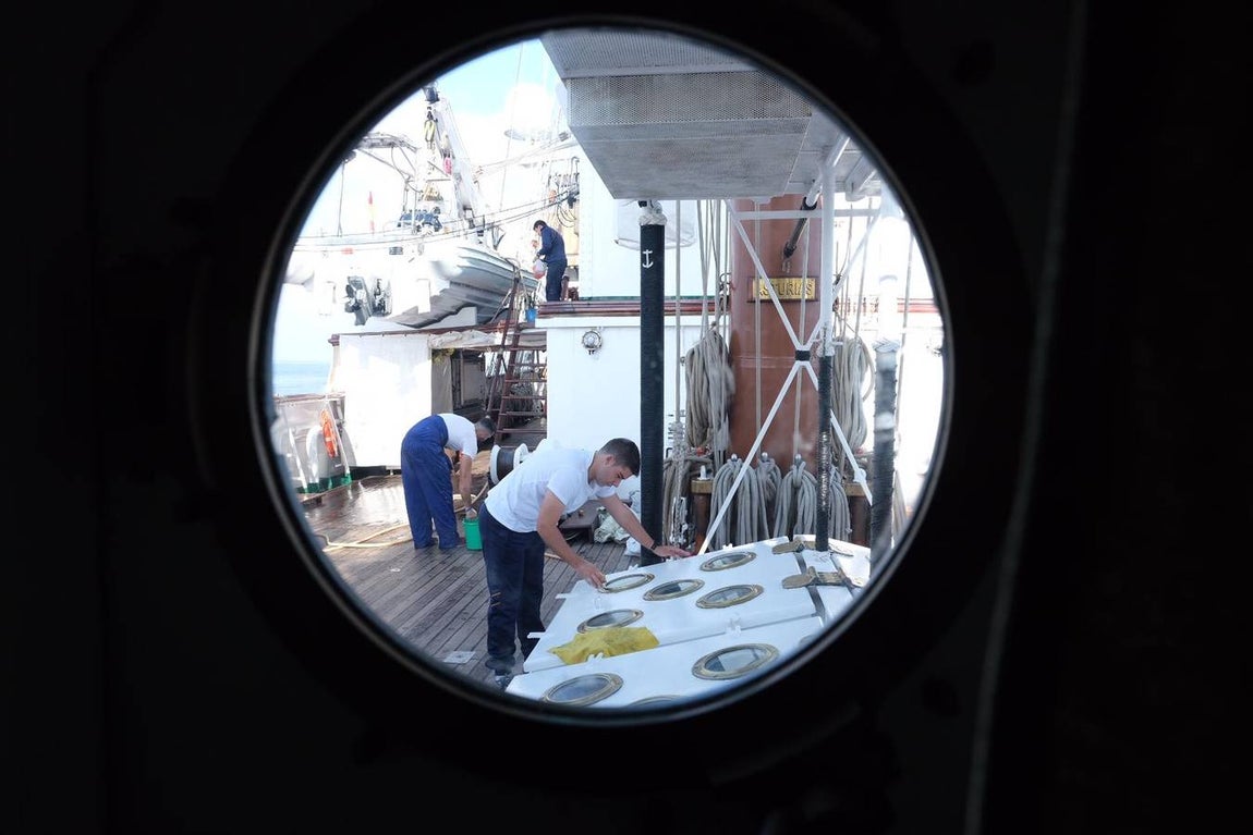 Fotos: Se acerca el fin del crucero de instrucción para la dotación de Elcano
