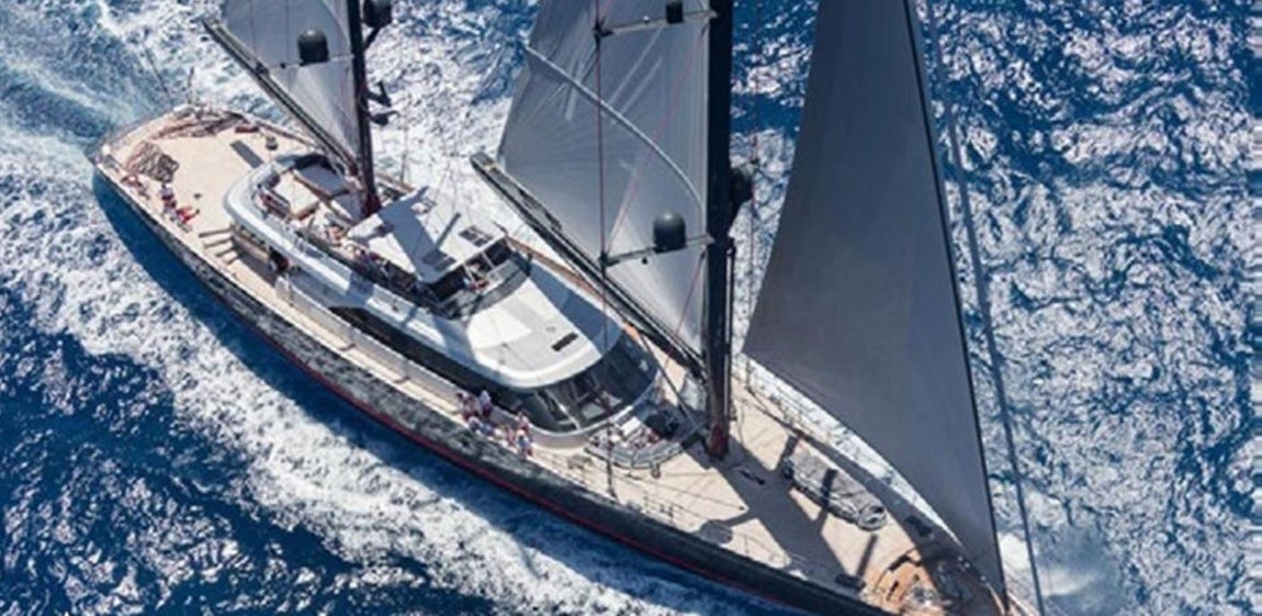 Badis 1. Su diseño es limpio y vanguardista. Mide 50m de eslora y 23 de manga