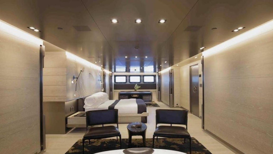 Badis 1. Pesa 887 toneladas y navega a una velocidad crucero de 12,5 nudos