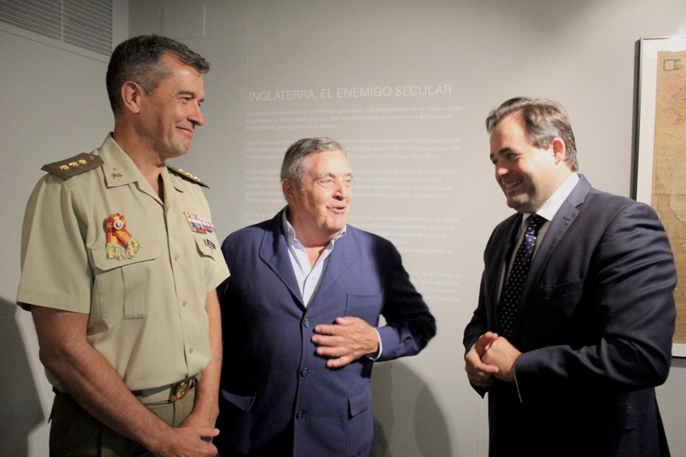 Paco Núñez con el coronel Javier Marcos. 