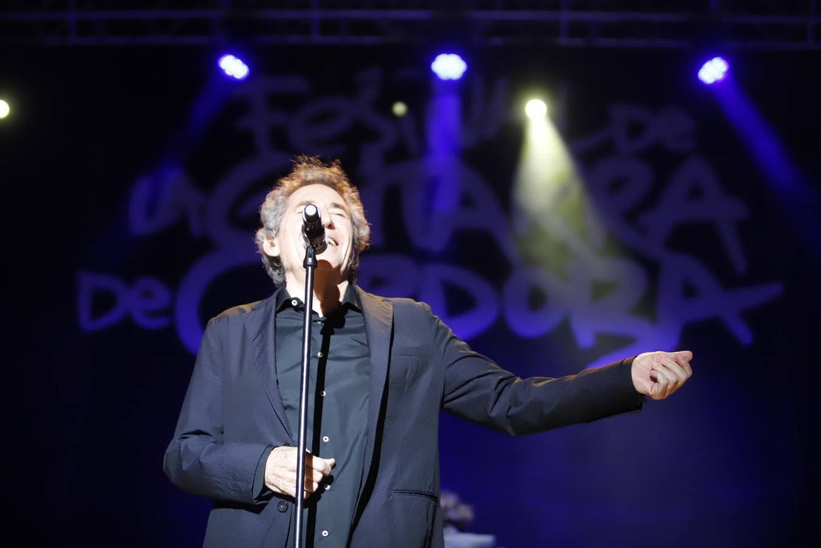 Miguel Ríos cierra el Festival de la Guitarra de Córdoba con su «rock sinfónico»