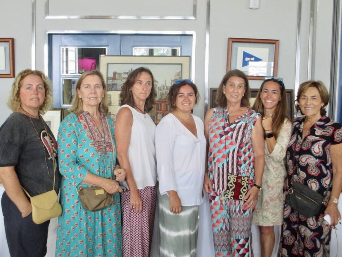 Julia Perles, Silvia Ybarra, Graciela Cólogan, Patricia Ogara, Margarita Martínez, Maribel Vergara y Josefina Robina. 