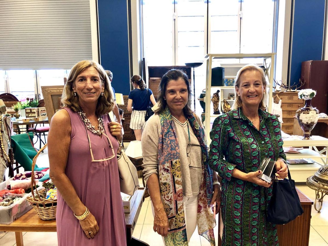 Carmen Prieto, Charo Roig y Nieves García. 