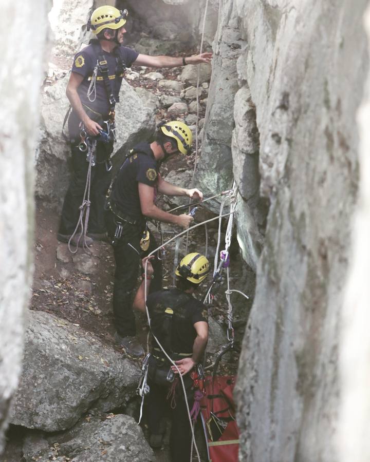 FOTOS: El Grupo de Rescate en Montaña de Bomberos de Cádiz, en acción