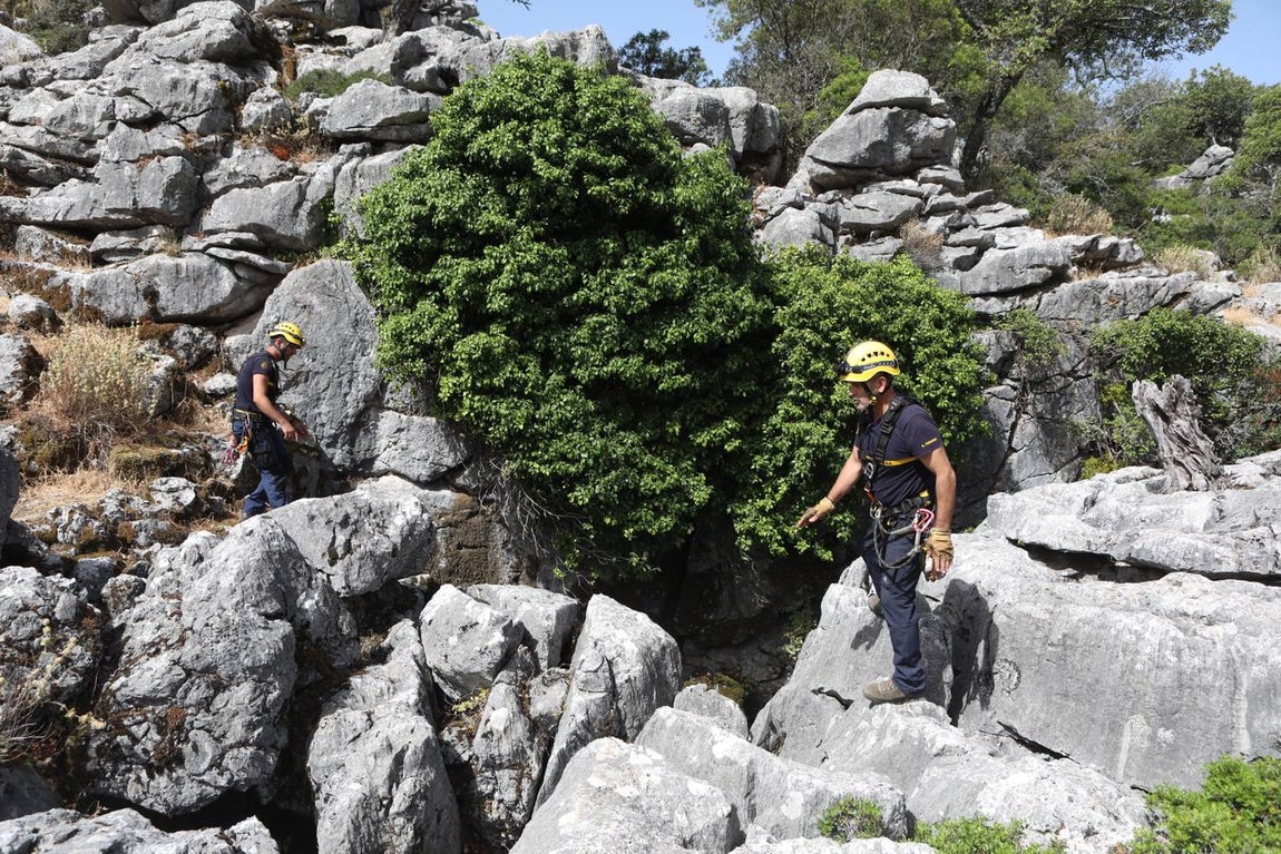 FOTOS: El Grupo de Rescate en Montaña de Bomberos de Cádiz, en acción