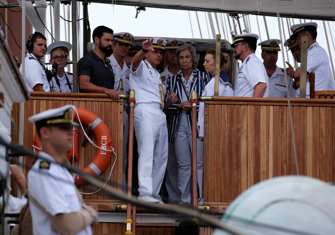 FOTOS: El Juan Sebastián de Elcano arriba en Marín en el 91 crucero de instrucción