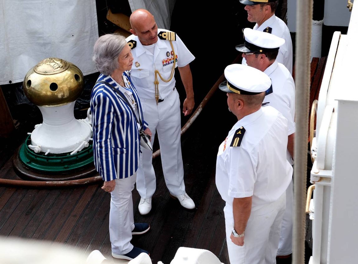 FOTOS: El Juan Sebastián de Elcano arriba en Marín en el 91 crucero de instrucción