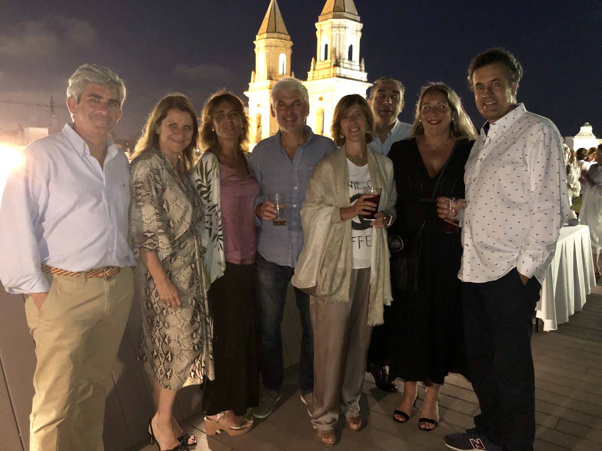 Ignacio Estrella, Gema Mompell, Ana Aldekoa, José Varona, Cristina Castro, Diego de la Rosa, Susana Gómez y Eduardo de Toro. 